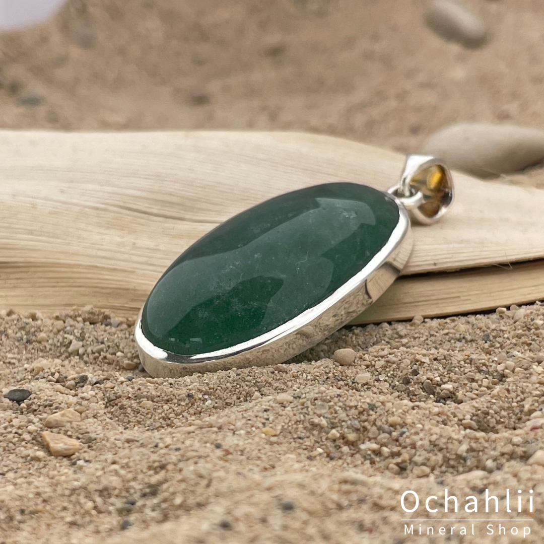 Aventurine silver pendant