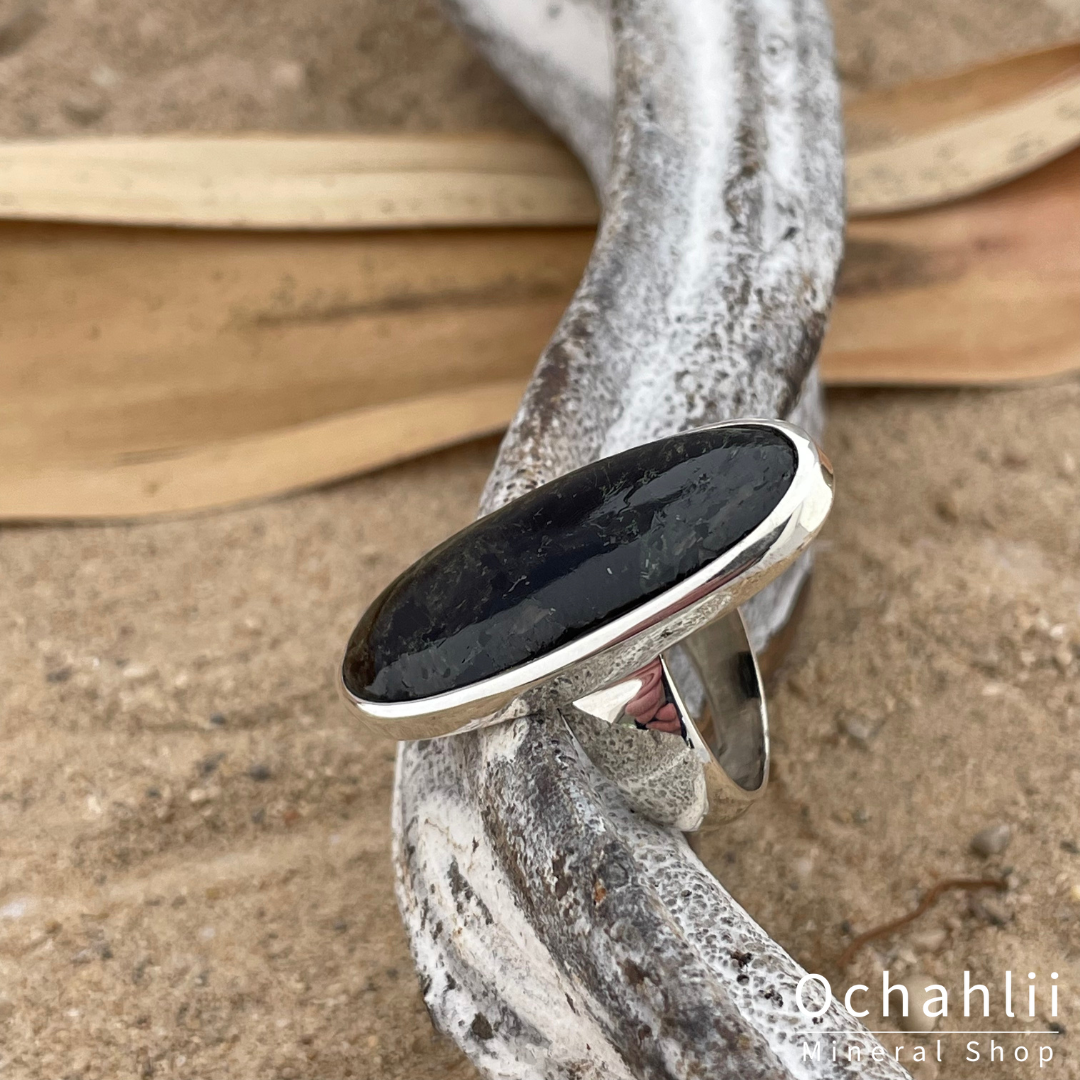 Nuummiet zilveren ring maat 57