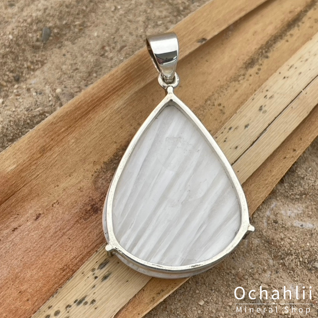 Pendentif en argent rose Scolecite