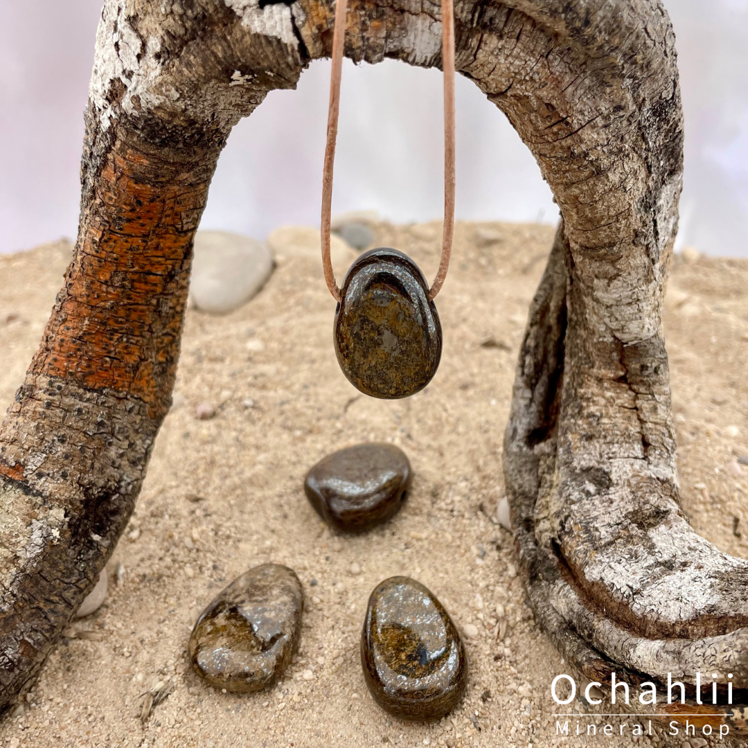 Bronzite pierced pendant