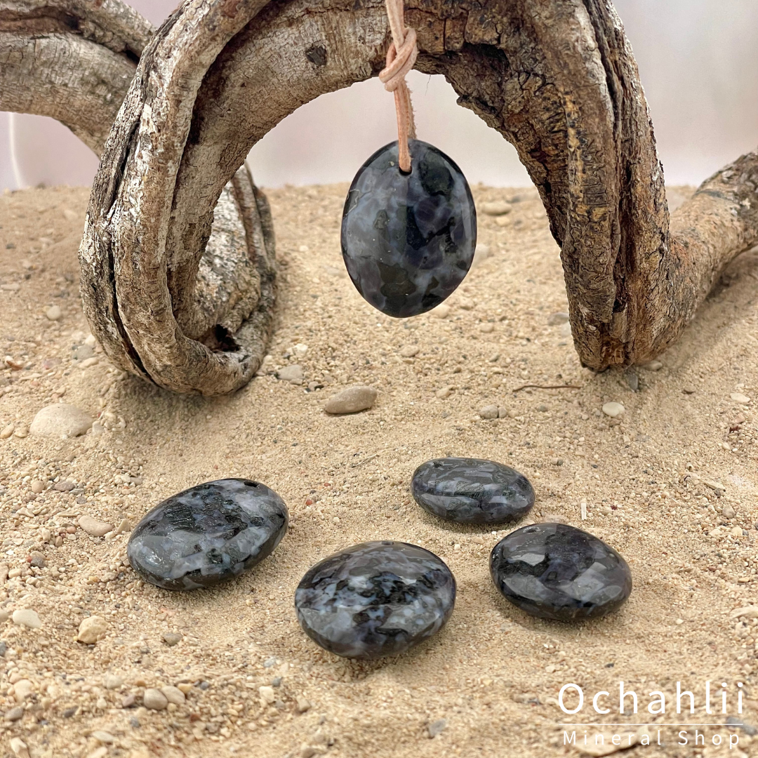 Gabbro Zilver doorboorde hanger