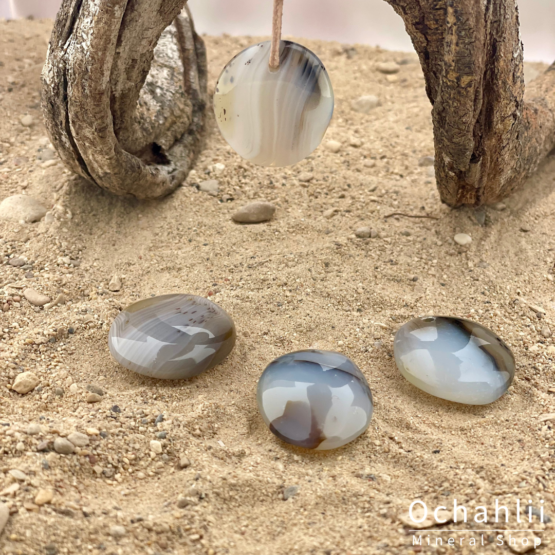 Dendrietenagaat doorboorde hanger