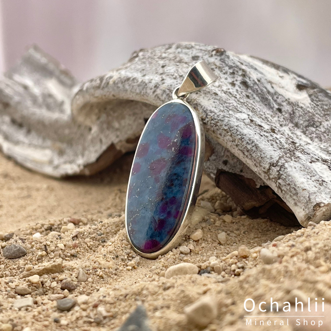 Robijn in Distheen zilveren hanger