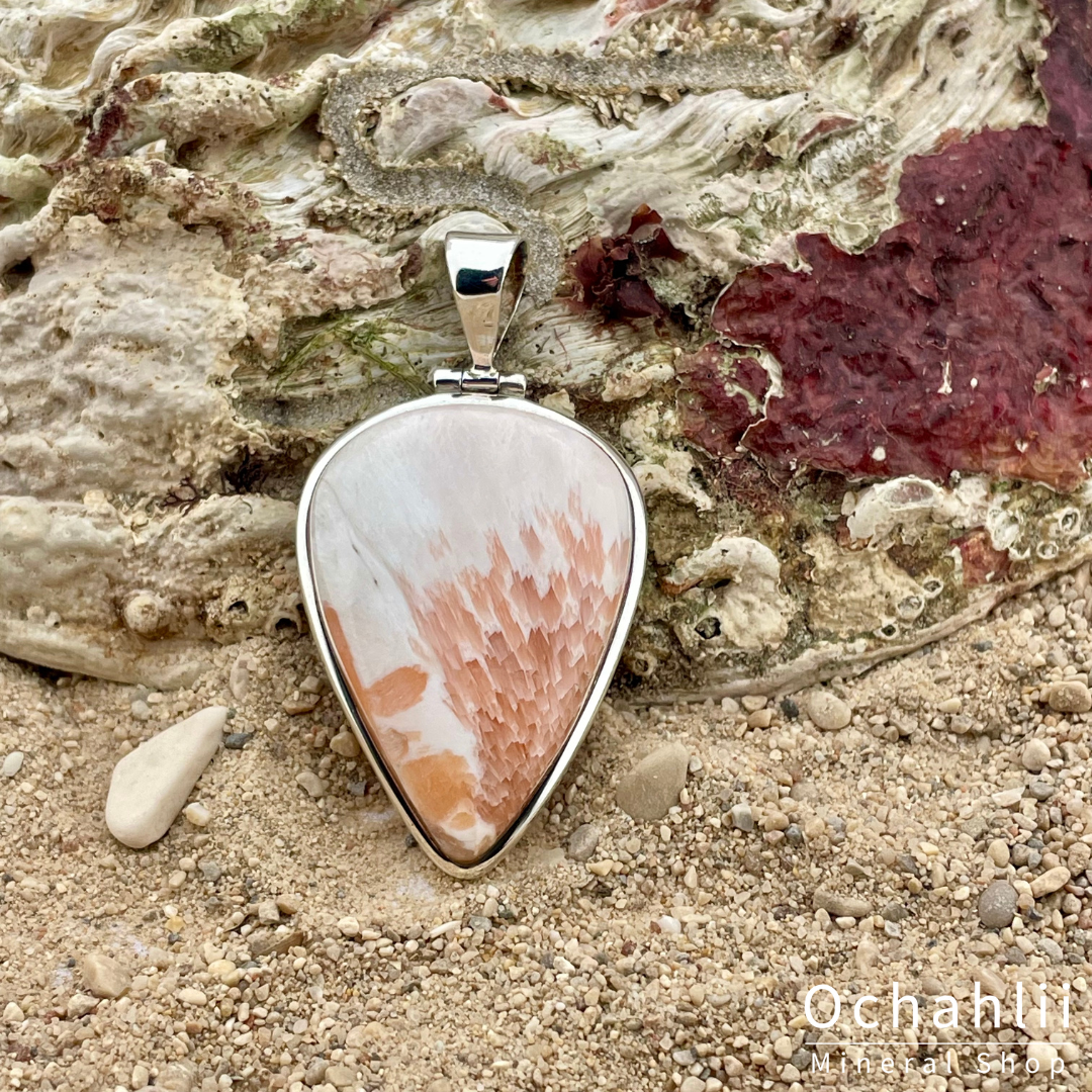 Scolecite pendant 2025