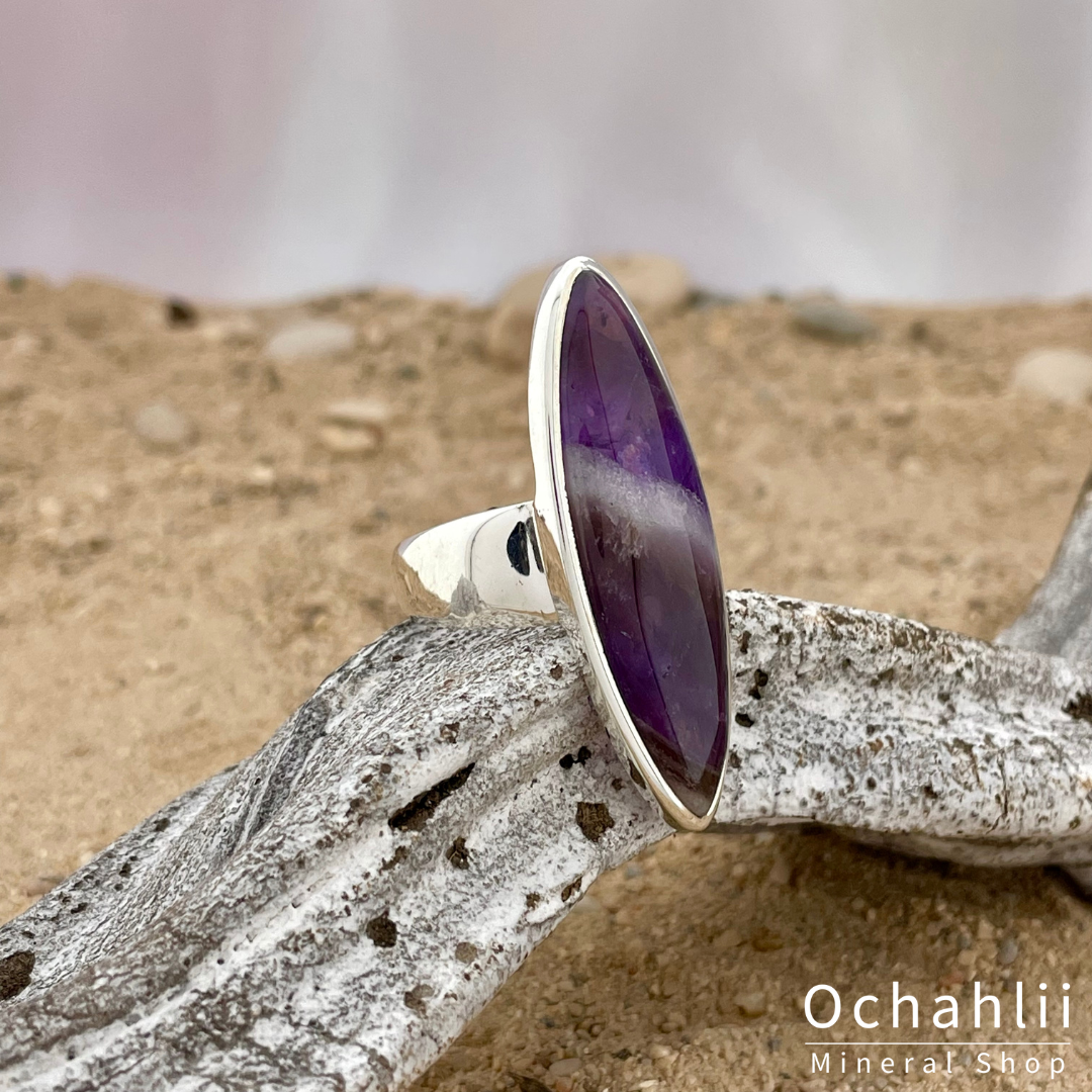 Bague en argent chevron améthyste (Afrique du Sud) taille 57