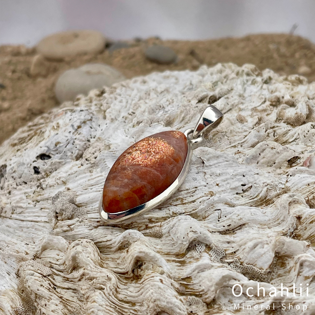 Pendentif en argent pierre de soleil